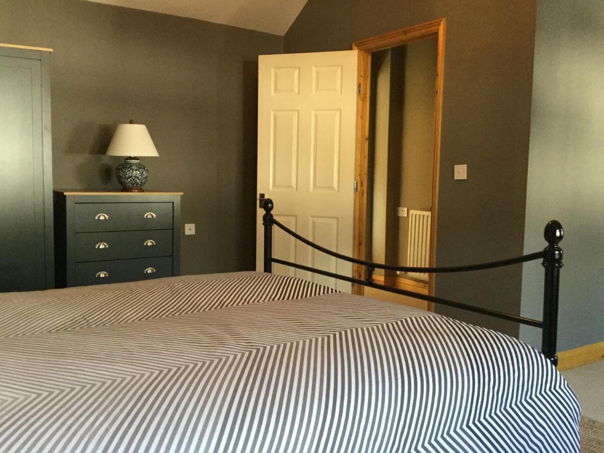 6 Beili Priory Apartment Abergavenny Bagian luar foto