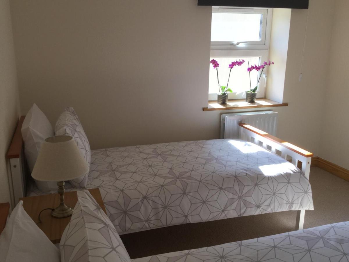 6 Beili Priory Apartment Abergavenny Bagian luar foto
