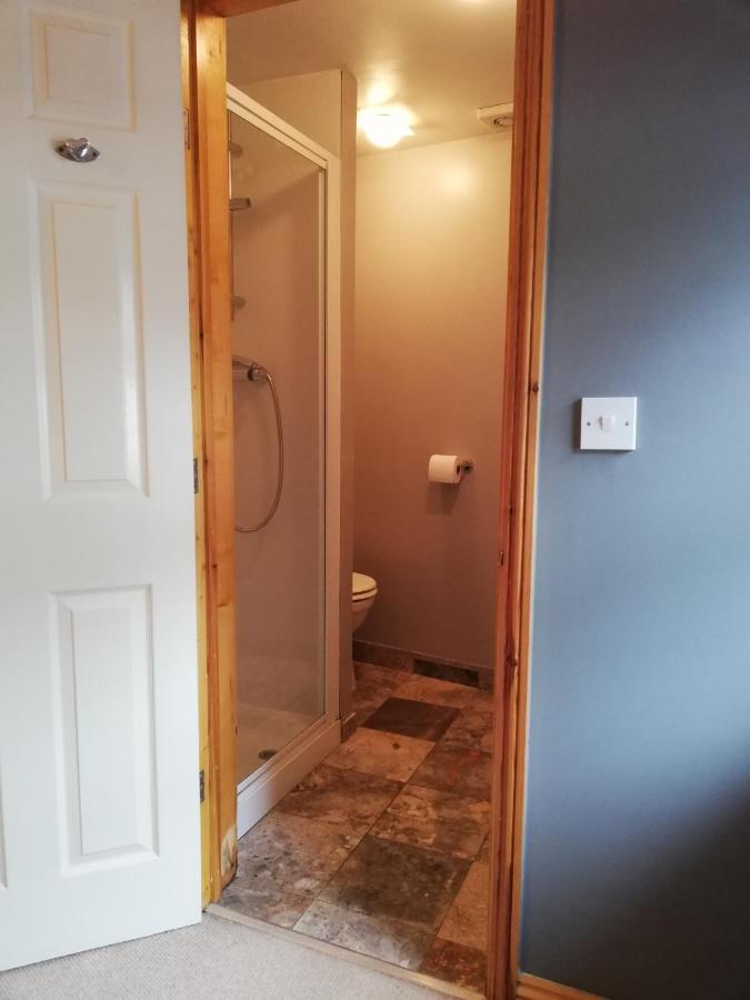 6 Beili Priory Apartment Abergavenny Bagian luar foto
